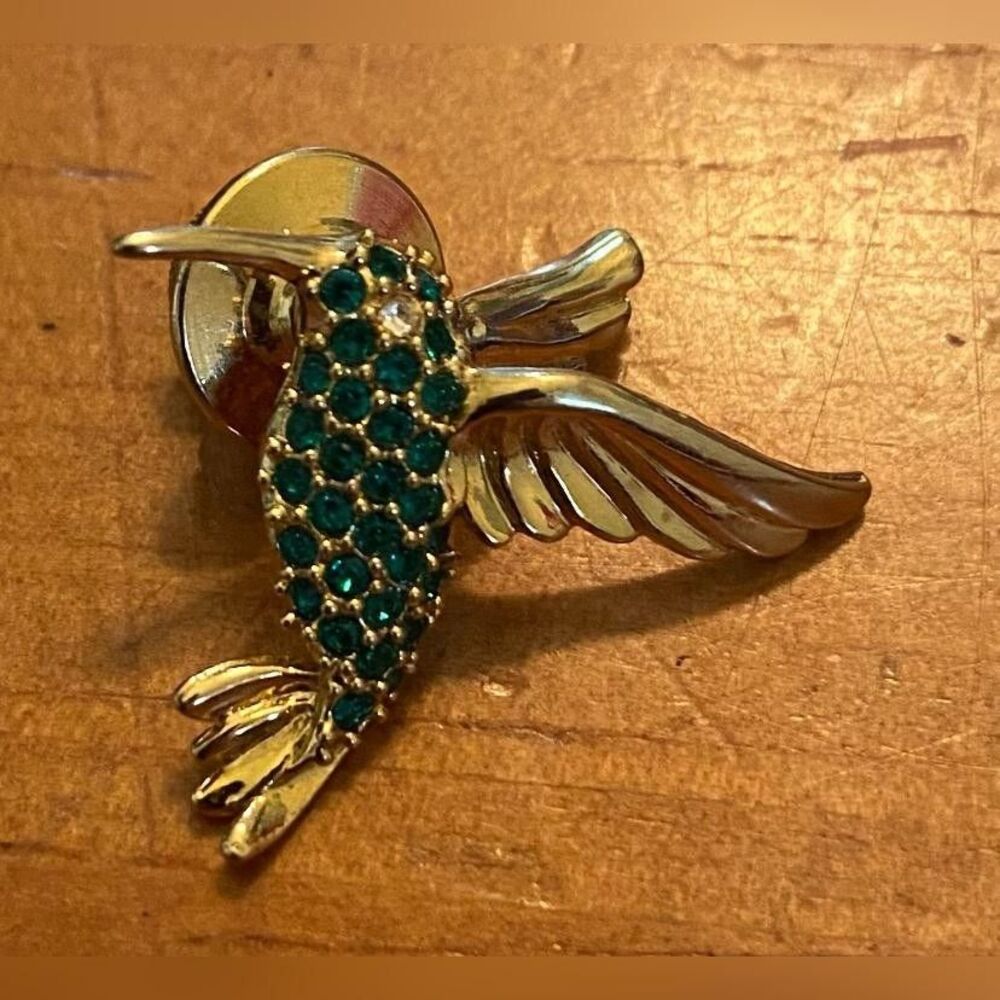 Gold Tone Hummingbird Lapel Pin Green Rhinestone Bird Nature Sparkle 1”